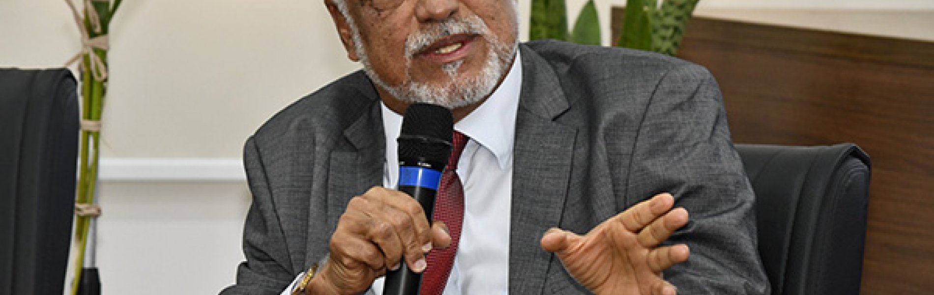 [Ouvidor-geral da OAB-BA é empossado presidente do Instituto dos Advogados da Bahia]