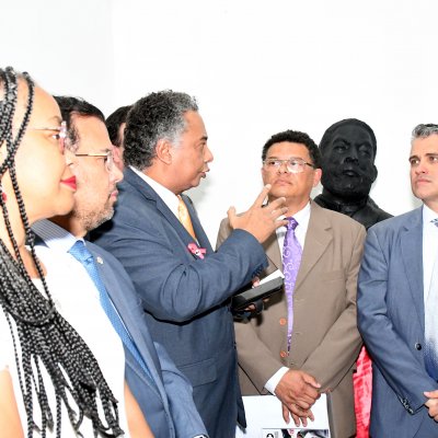 [OAB-BA inaugura busto de Luiz Gama]