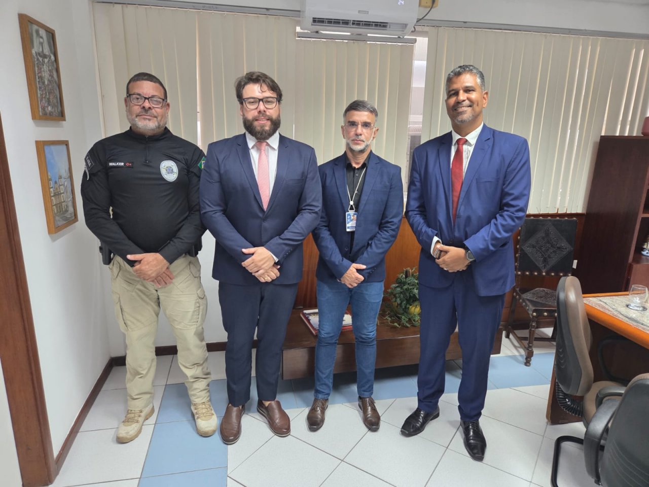 [Vans da CAAB passam a ter acesso a estacionamento do Fórum Teixeira de Freitas a partir das 7h30]